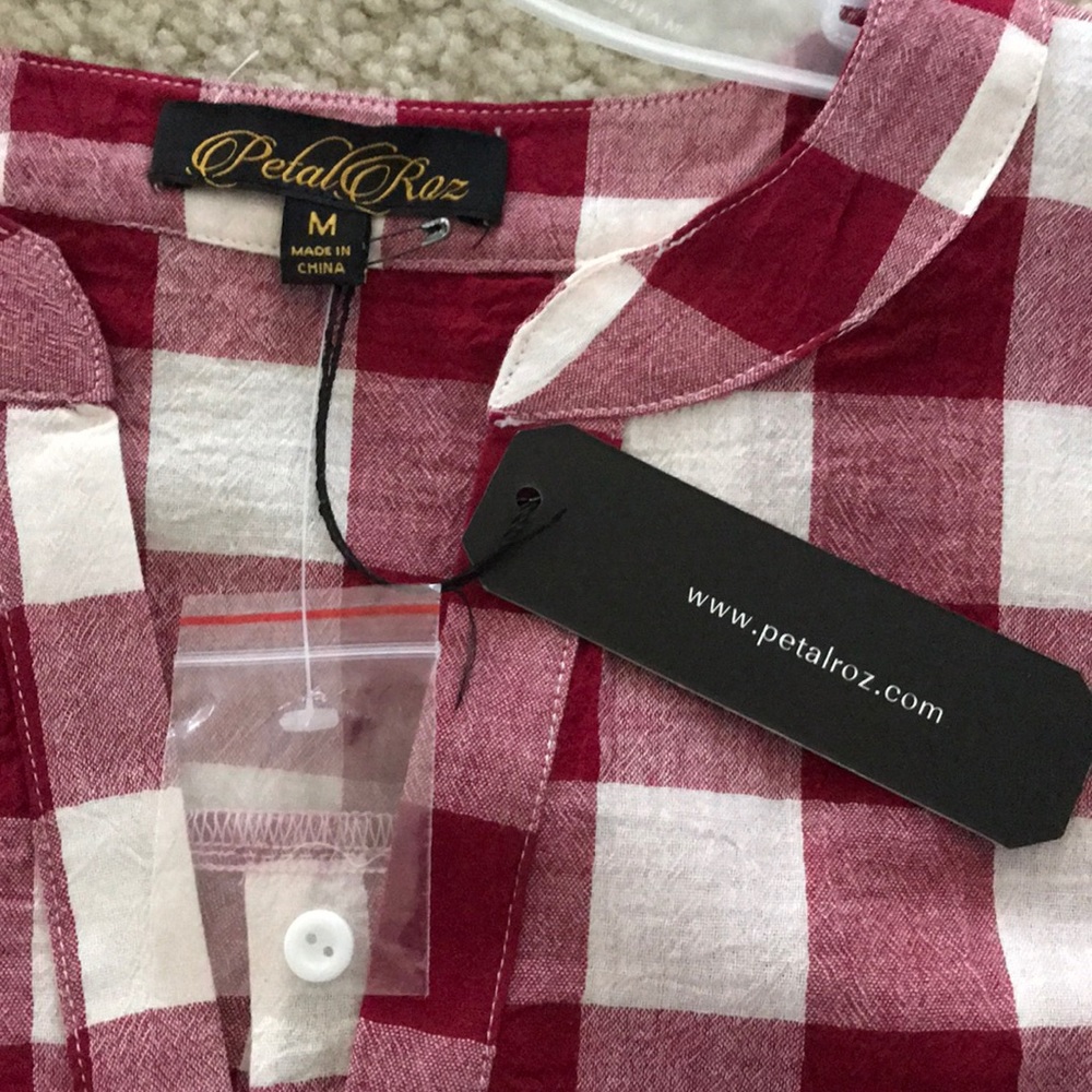 ♥️1 MED♥️Red Gingham Plaid Tunic - Picture 7 of 7